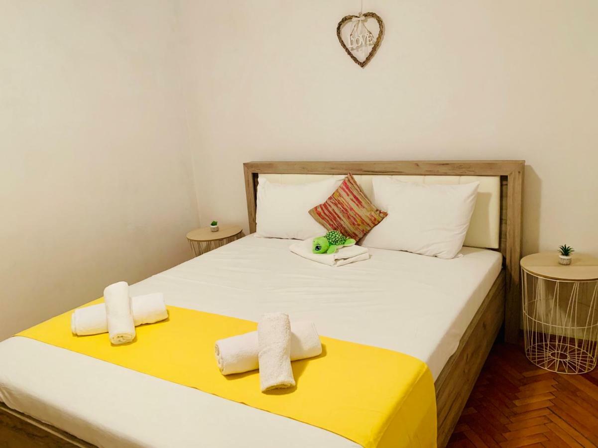 Ultracentral Apartment With All You Need: Wifi, Tv, Ac, Washer, Coffe Timisoara Exterior photo