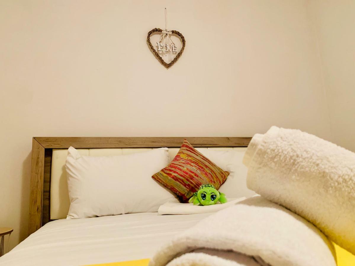 Ultracentral Apartment With All You Need: Wifi, Tv, Ac, Washer, Coffe Timisoara Exterior photo