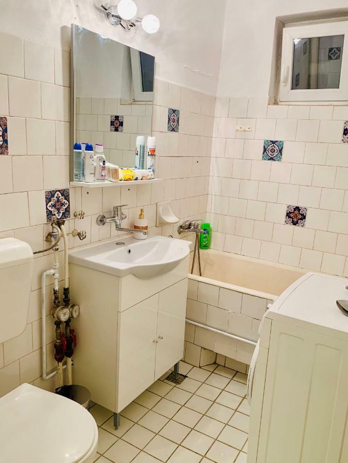 Ultracentral Apartment With All You Need: Wifi, Tv, Ac, Washer, Coffe Timisoara Exterior photo
